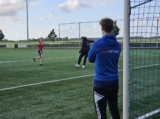Training van S.K.N.W.K. JO19-1 van donderdag 22 mei 2025 (15/68)